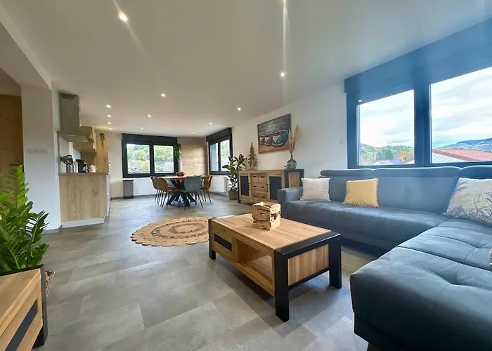 Le Des Fleurs Apartment