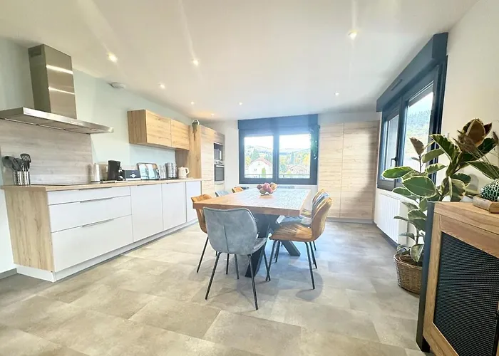 Le Des Fleurs Apartment