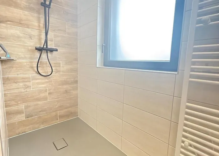 Le Des Fleurs Apartment *