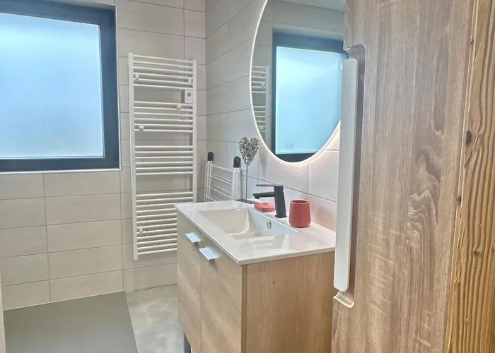 Le Des Fleurs Apartment *